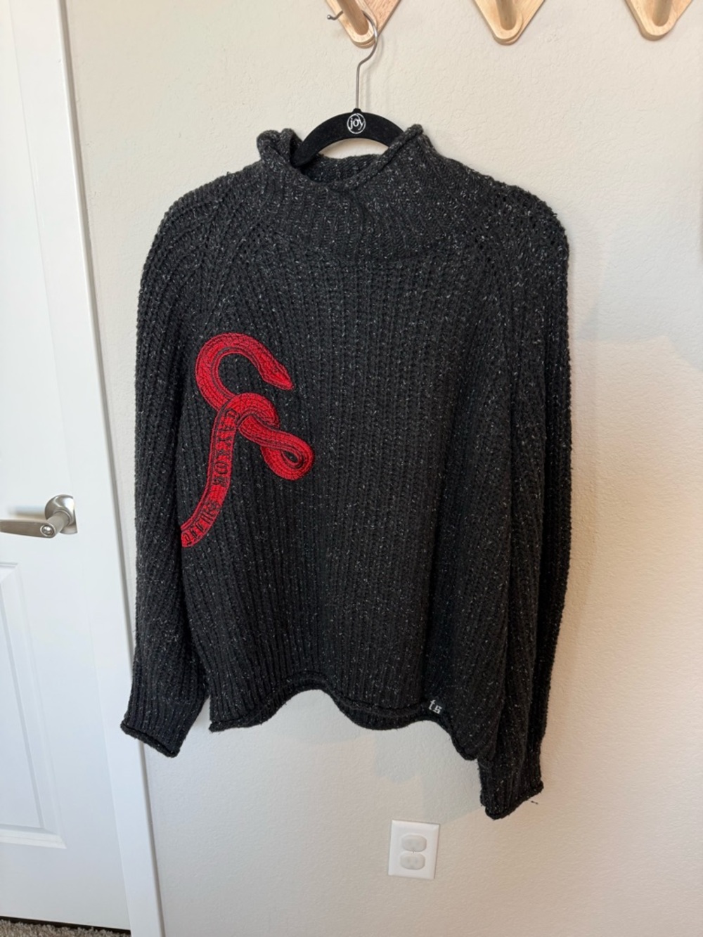 TAYLOR SWIFT OFFICIAL MERCH Reputation Black Roll Knit Sweater